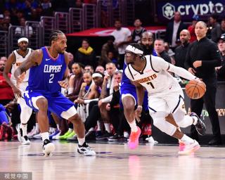 不仅对她的 不仅对她的